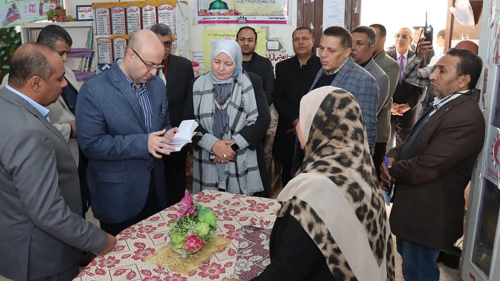 زيارة محافظ بني سويف لمدرسة الشهيد سعيد سلامة